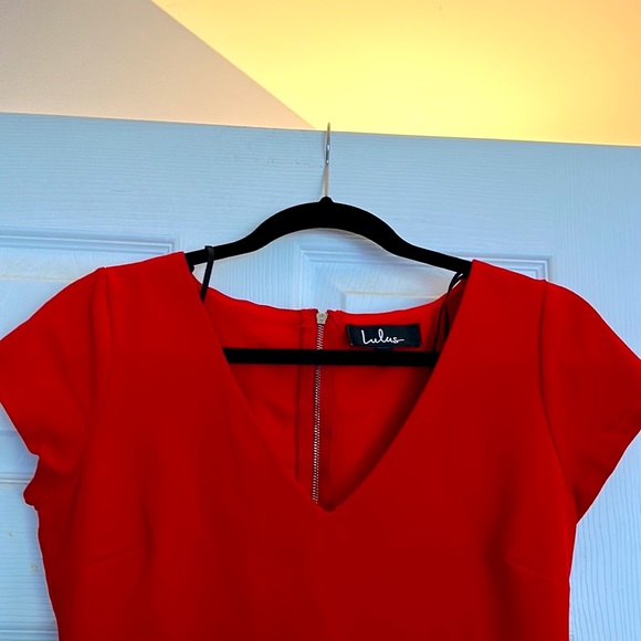 Red hot dress - Picture 2 of 3